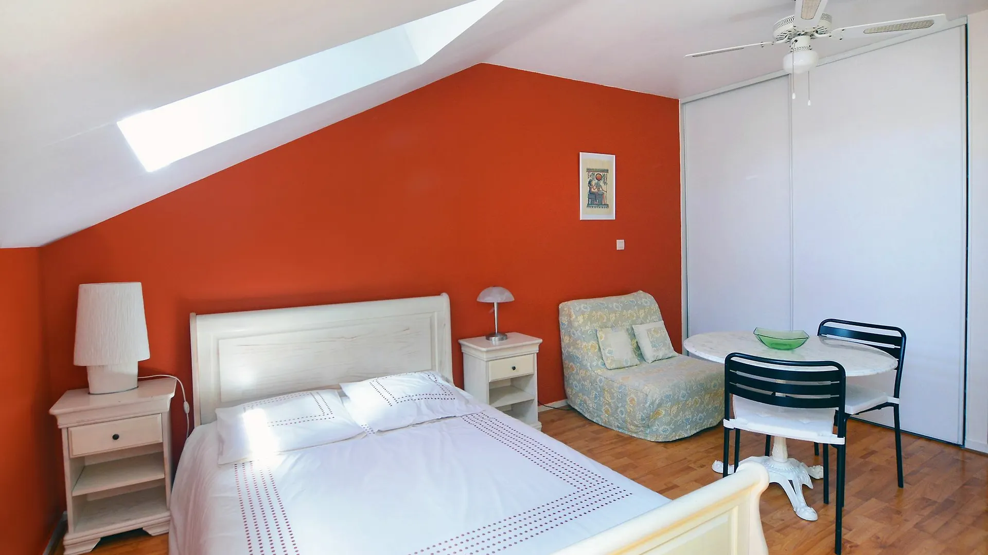 לינה וארוחת בוקר ליון Part Dieu Charial Suites & Chambres
