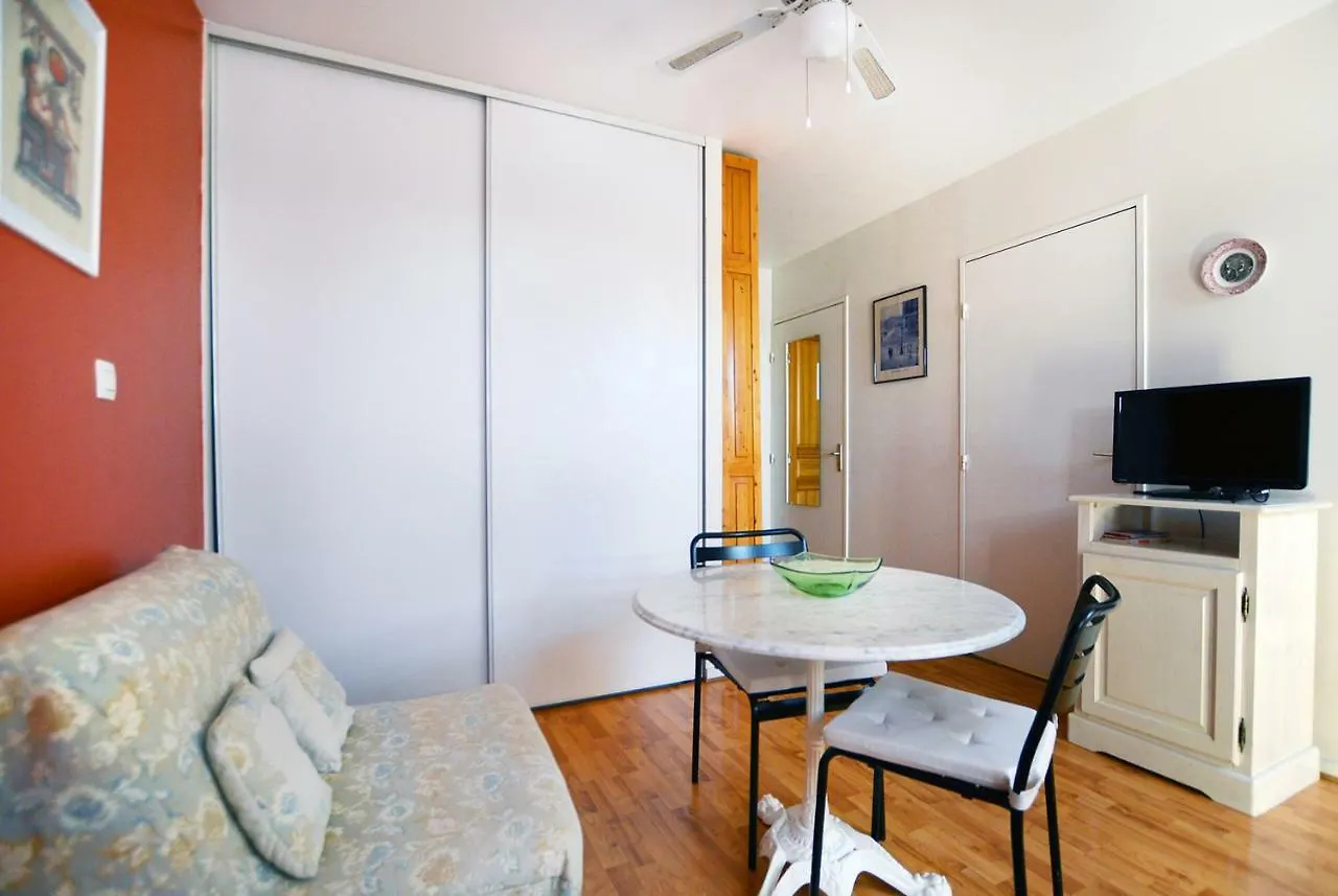 ליון Part Dieu Charial Suites & Chambres לינה וארוחת בוקר