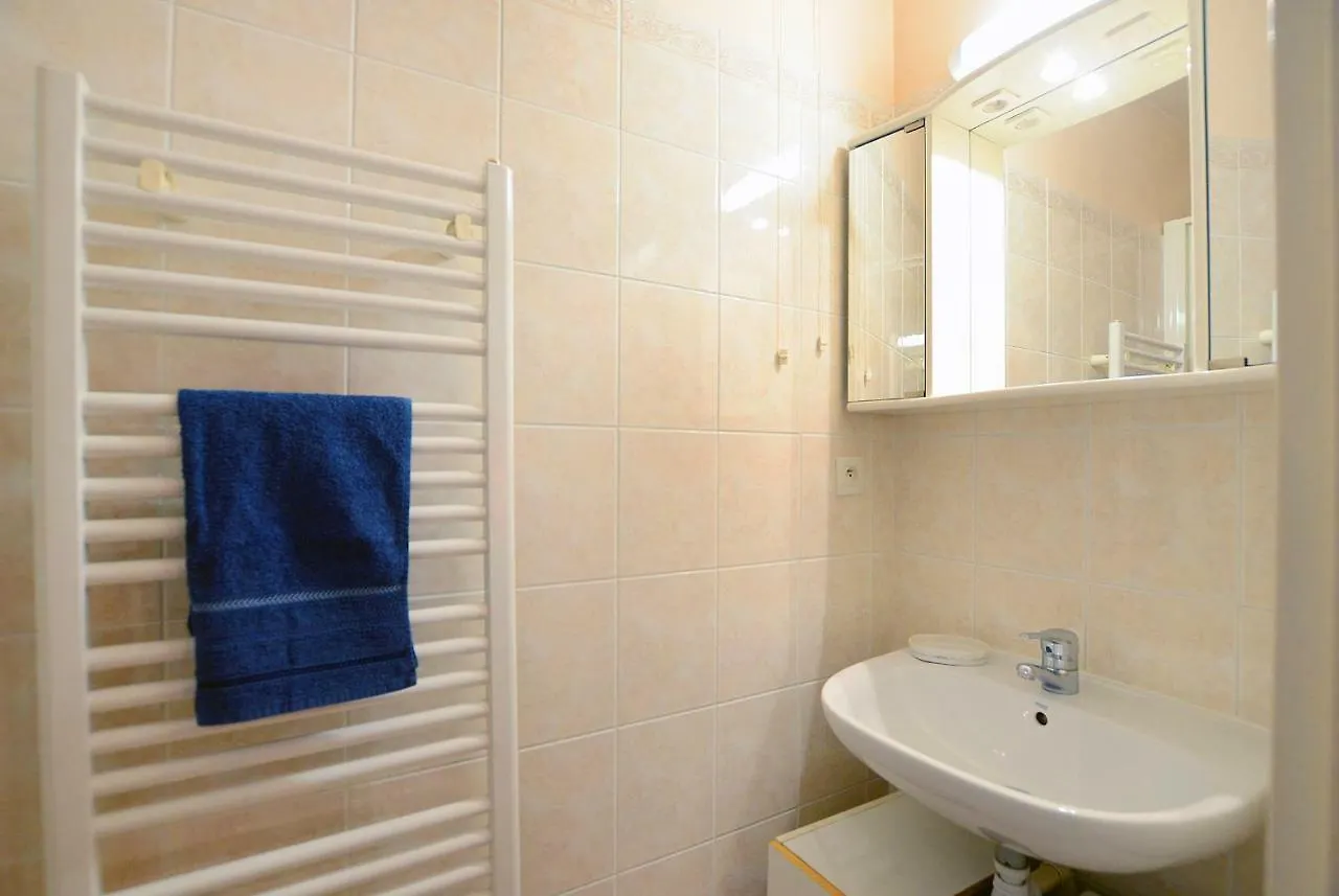 ליון Part Dieu Charial Suites & Chambres 0*,