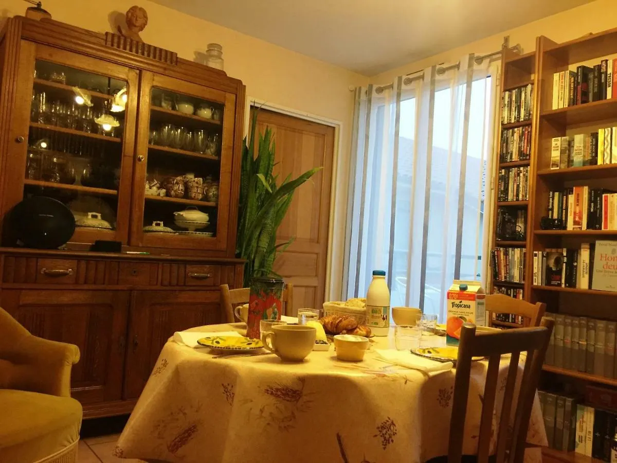 ליון Part Dieu Charial Suites & Chambres 0*,  צרפת